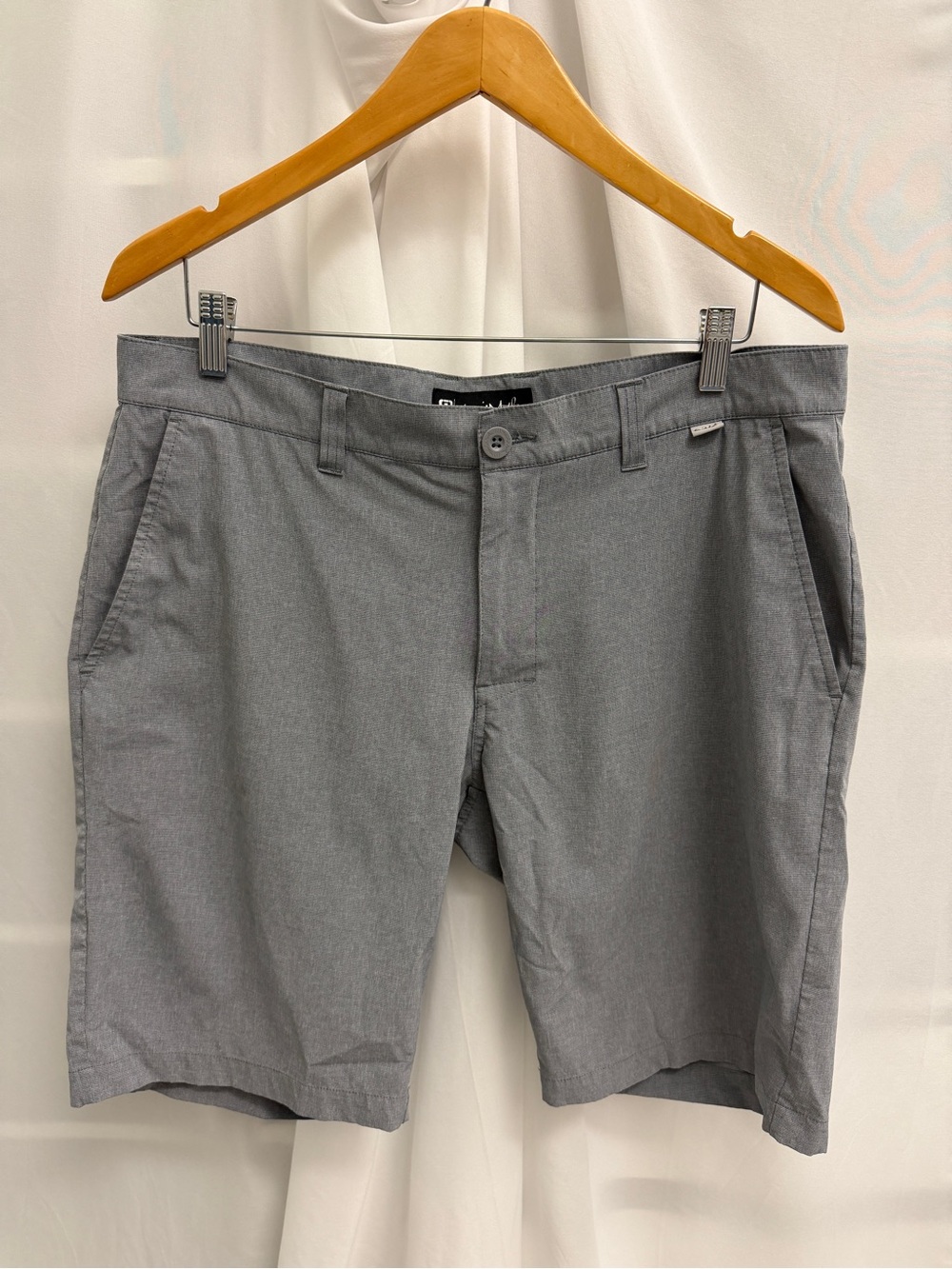 TravisMathew Grey Heathered Beck Performance Golf Shorts Size 35